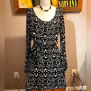 Black & White pattern dress, excellent condition, above the knees